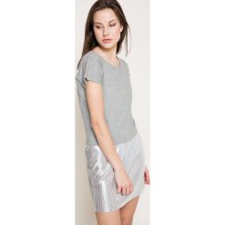 Answear - Sukienka. Sukienki damskie ANSWEAR. W wyprzedaży za 34.90 zł.