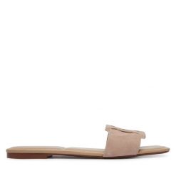 Klapki Calvin Klein. Brązowe klapki damskie Calvin Klein, bez wzorów, bez obcasa. Za 368.99 zł.