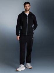 4F Bluza dresowa regular z kapturem męska - czarny M. Czarne bluzy męskie 4f, m, bez wzorów, z bawełny, z kapturem. Za 269.99 zł.