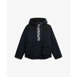 Damska wiatrówka Superdry. Czarne kurtki sportowe damskie Superdry., bez wzorów, z softshellu, bez kaptura, trekkingowe. Za 574.80 zł.