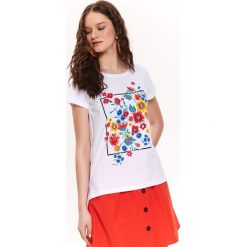 T-SHIRT KRÓTKI RĘKAW DAMSKI WE WZORY, Z NADRUKIEM, Z PRINTEM. Białe t-shirty damskie TOP SECRET, bez wzorów, bez kołnierzyka. W wyprzedaży za 19.99 zł.