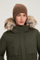 Czapka beanie brązowa. Brązowe czapki i kapelusze damskie MOODO, bez wzorów, z elastanu. Za 39.99 zł.