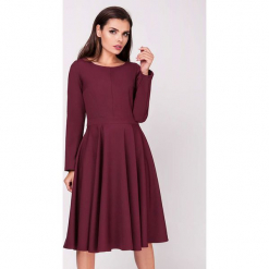 Sukienka w kolorze bordowym. Czerwone sukienki damskie Moda w jesiennych kolorach, z dekoltem na plecach, z długim rękawem. W wyprzedaży za 109.95 zł.