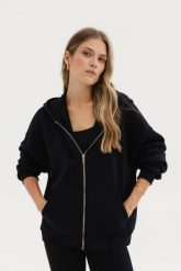 BLUZA IGA CZARNA One size - Flawless. Czarne bluzy damskie Flawless, uniwersalny, bez wzorów, z bawełny, bez kaptura. Za 430.00 zł.