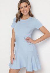 Jasnoniebieska Wiskozowa Sukienka Ozdobiona Guzikami Erisiel. Niebieskie sukienki damskie Born2be, do pracy, na lato, m, bez wzorów, z wiskozy, biznesowe, bez kołnierzyka, bez ramiączek, mini, kopertowe. Za 149.99 zł.