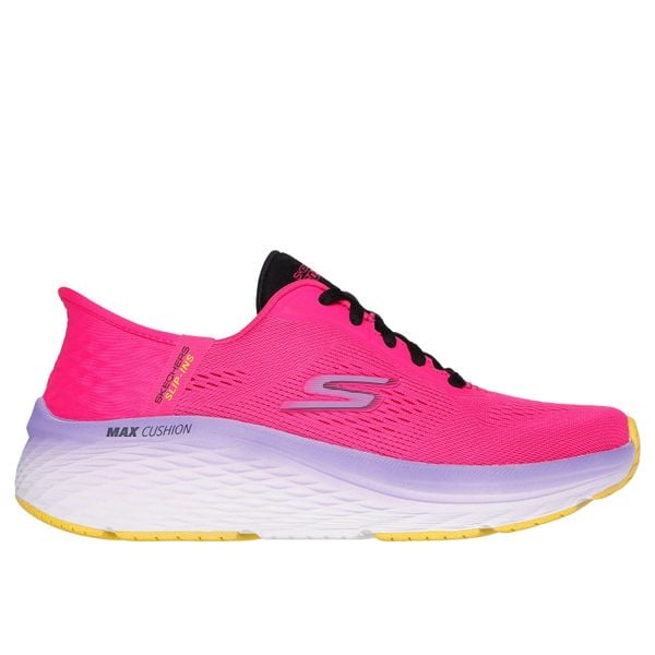 Trenerzy damscy Skechers Max Cushioning Elite 2.0. Czerwone obuwie sportowe damskie Skechers, bez wzorów, z materiału, do biegania, Skechers Sport. Za 633.00 zł.