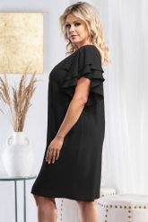 Sukienka wieczorowa z ozdobnymi rękawami ELIANA czarna. Czarne sukienki damskie KARKO, na imprezę, na lato, plus size, bez wzorów, z elastanu, eleganckie, bez kołnierzyka, plus size, bez ramiączek, midi, kopertowe. Za 89.50 zł.