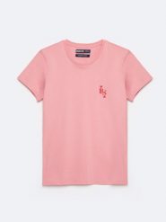 Koszulka damska z haftem na piersi różowa Imeralda 601. Czerwone t-shirty damskie Big Star, l, bez wzorów, z bawełny, klasyczne, bez kołnierzyka. W wyprzedaży za 29.99 zł.