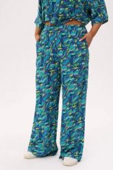 Spodnie "tropikalna energia" z kompletu Riva - wakacyjny styl, wygoda i lekkość PLUS SIZE XXL OVERSIZE. Spodnie materiałowe damskie Moda Size Plus Iwanek, l, bez wzorów, z jeansu, z podwyższonym stanem. W wyprzedaży za 164.90 zł.