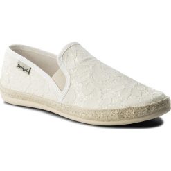 Espadryle DESIGUAL - Taormina 18SSKF03 1000. Białe espadryle damskie Desigual, z materiału. W wyprzedaży za 169.00 zł.