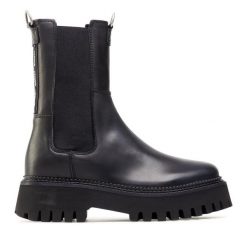Sztyblety Bronx. Czarne botki damskie Bronx, bez obcasa, na płaskiej podeszwie, bez zapięcia. Za 459.99 zł.