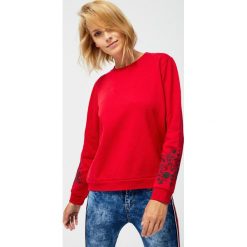 Bluza z nadrukiem na rękawach. Bluzy damskie MOODO, s, bez wzorów, bez kaptura. Za 29.99 zł.