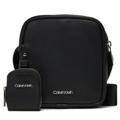 Saszetka Calvin Klein. Czarne saszetki męskie Calvin Klein, młodzieżowe, małe. Za 219.99 zł.