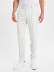 Finshley & Harding London spodnie garniturowe - Hudson Mężczyźni Comfort Fit wiskoza biały|niebieski, 50. Białe eleganckie spodnie męskie Finshley & Harding London, m, bez wzorów, z syntetyku. Za 349.95 zł.