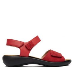 Sandały Josef Seibel. Czerwone sandały damskie Josef Seibel, bez wzorów, bez obcasa, na płaskiej podeszwie, bez zapięcia. Za 369.99 zł.