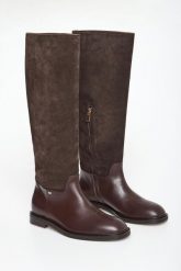 Kozaki damskie zamszowe BALDININI. Kozaki damskie Baldinini, z zamszu, bez obcasa. Za 2,989.00 zł.