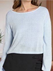 Luźny cienki sweter - niebieski. Niebieskie swetry damskie Sinsay, l, bez wzorów, bez kołnierzyka, bez ramiączek, bez kaptura. W wyprzedaży za 24.99 zł.