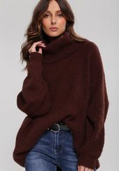 Brązowy Golf Oversize Malia. Brązowe swetry damskie Renee, bez wzorów, z dzianiny, klasyczne, bez kołnierzyka, bez ramiączek, długie, bez kaptura. Za 119.99 zł.