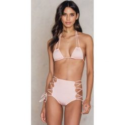 Hot As Hell Dół bikini Hi-Kini - Pink. Różowe bikini damskie Hot as Hell. W wyprzedaży za 182.39 zł.
