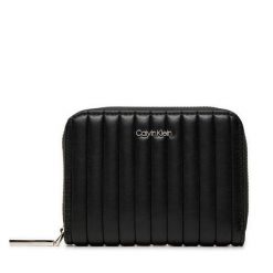 Portfel Calvin Klein. Czarne portfele damskie Calvin Klein, bez wzorów. Za 189.99 zł.