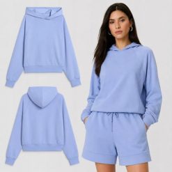 BLUZA DAMSKA 4F DRESOWA NIEROZPINANA Z KAPTUREM Z MODALEM KOLOR NIEBIESKI. Niebieskie bluzy damskie 4f, l, bez wzorów, z dresówki, z kapturem. Za 136.00 zł.