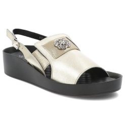 Złote Sandały S.Barski Stylowe Obuwie Damskie. Żółte klapki damskie S.BARSKI, z aplikacjami, eleganckie, bez obcasa, na koturnie. Za 149.00 zł.
