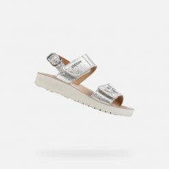 Sandały GEOX J SANDAL COSTAREI GI Srebrny. Szare sandały damskie Geox, bez wzorów, ze skóry, bez obcasa, bez zapięcia. Za 226.99 zł.