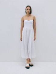 Sukienka midi z gorsetową górą - biały. Białe sukienki damskie Reserved, na co dzień, l, bez wzorów, z tkaniny, bez kołnierzyka, bez ramiączek, midi, gorsetowe. W wyprzedaży za 59.99 zł.