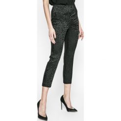 Guess Jeans - Legginsy Mariette. Szare jeansy damskie Guess Jeans, z acetatu. W wyprzedaży za 269.90 zł.