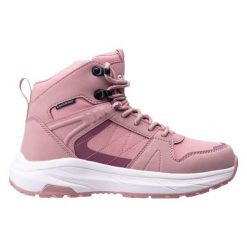 Hi-Tec Buty trekkingowe Rozes Mid Wp WO’S z membraną różowe. Czerwone obuwie sportowe damskie bez wzorów, z gumy. Za 396.74 zł.