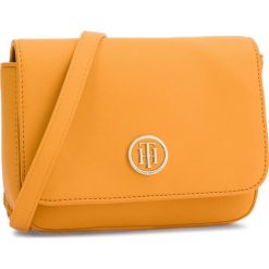 Torebka TOMMY HILFIGER - Honey Mini Crossover AW0AW05654 723. Listonoszki damskie marki Tommy Hilfiger. W wyprzedaży za 279.00 zł.