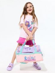 Duża torba na zamek z regulowanym paskiem Gabby's Dollhouse - wielobarwny. Torby i plecaki dziecięce Sinsay, duże. Za 39.99 zł.