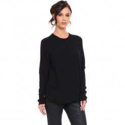 Sweter "Jamie" w kolorze czarnym. Czarne swetry damskie Cosy Winter, ze splotem, z okrągłym kołnierzem. W wyprzedaży za 181.95 zł.
