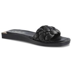 Czarne Klapki Chebello Modne Buty Damskie Ze Skóry. Czarne klapki damskie CheBello, bez wzorów, ze skóry, bez obcasa, bez zapięcia. Za 199.00 zł.