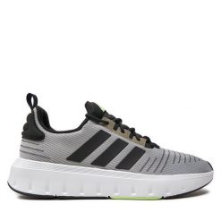 Sneakersy adidas. Białe trampki i tenisówki chłopięce Adidas, bez wzorów, bez zapięcia. Za 299.99 zł.