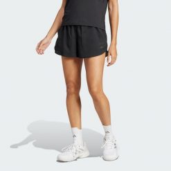 Szorty Club Tennis Climacool. Białe szorty sportowe damskie Adidas, m, bez wzorów, sportowe, tenisowe, climacool (adidas). Za 149.00 zł.