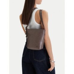 Torebka G-Star Raw. Brązowe listonoszki damskie G-Star Raw, bez wzorów, retro, bez dodatków. Za 199.99 zł.