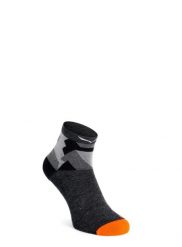 Skarpety turystyczne Salewa Pedroc Camu AM Qrt Sock. Czarne skarpety męskie Salewa, bez wzorów, z elastanu. Za 119.99 zł.