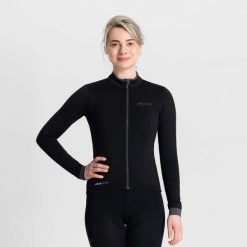 Koszulka rowerowa damska Rogelli Essential z długim rękawem, ocieplana. Czarne koszulki sportowe damskie Rogelli, m, bez wzorów, bez kołnierzyka, bez ramiączek, rowerowe. Za 304.00 zł.