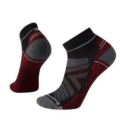 Skarpety trekkingowe Smartwool Hike Light Cushion Ankle. Czerwone skarpety męskie Smartwool, bez wzorów, z wełny. Za 94.99 zł.