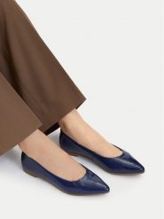 Lasocki Baleriny CEO-RST-ROSE-02P Granatowy. Niebieskie baleriny damskie Lasocki, bez wzorów, z lakierowanej skóry, bez obcasa. Za 169.99 zł.