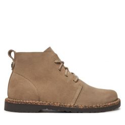 Trzewiki Birkenstock. Brązowe botki damskie Birkenstock, bez obcasa, na płaskiej podeszwie, bez zapięcia. Za 769.99 zł.