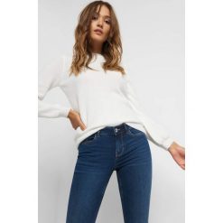 Sweter z balonowymi rękawami. Brązowe swetry damskie Orsay, z dzianiny. Za 99.99 zł.