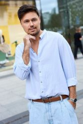 Pasek męski skórzany do spodni casual garnituru automat gładki jasny brąz Beltimore A41 : Kolory - brązowy, beżowy, Rozmiar pasków - r.130-145 cm. Brązowe paski damskie bez wzorów, ze skóry, casualowe. Za 64.99 zł.