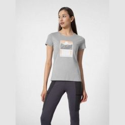 4f Koszulka 4F W 4FSS23TFTSF274 27S. T-shirty damskie 4f, s, bez wzorów, bez kołnierzyka. Za 53.03 zł.