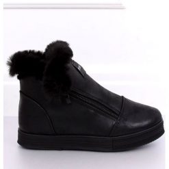 Trampki za kostkę z futerkiem czarne W19-29 Black. Czarne trampki i tenisówki damskie ButyModne, bez wzorów, ze skóry ekologicznej, eleganckie, za kostkę, bez zapięcia. W wyprzedaży za 89.00 zł.