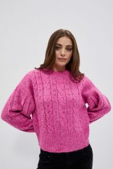 Sweter w warkoczowy splot fuksjowy. Swetry damskie MOODO, l, bez wzorów, z poliesteru, bez kołnierzyka, bez ramiączek, bez kaptura. W wyprzedaży za 59.99 zł.