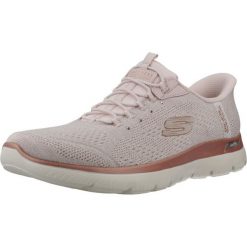 Buty SKECHERS SLIP - INS ARCH FIT SUMMITS SOFT Rose. Czerwone obuwie sportowe damskie Skechers, na lato, trekkingowe. Za 386.99 zł.