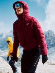 4F Kurtka puchowa trekkingowa z wypełnieniem Primaloft Silver damska - burgundowa XS. Czerwone kurtki damskie 4f, s, bez wzorów, z materiału, bez kaptura. Za 499.99 zł.