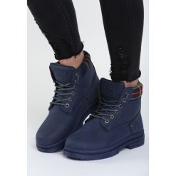 Granatowe Traperki Madness Trapper. Śniegowce i trapery damskie marki Born2be. Za 64.99 zł.